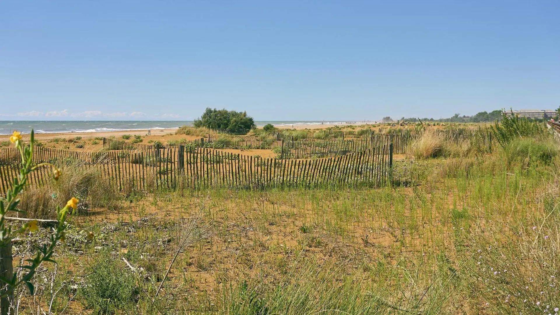 Bibione Getaway - Comfy Flat In Residence 0*,  Italy
