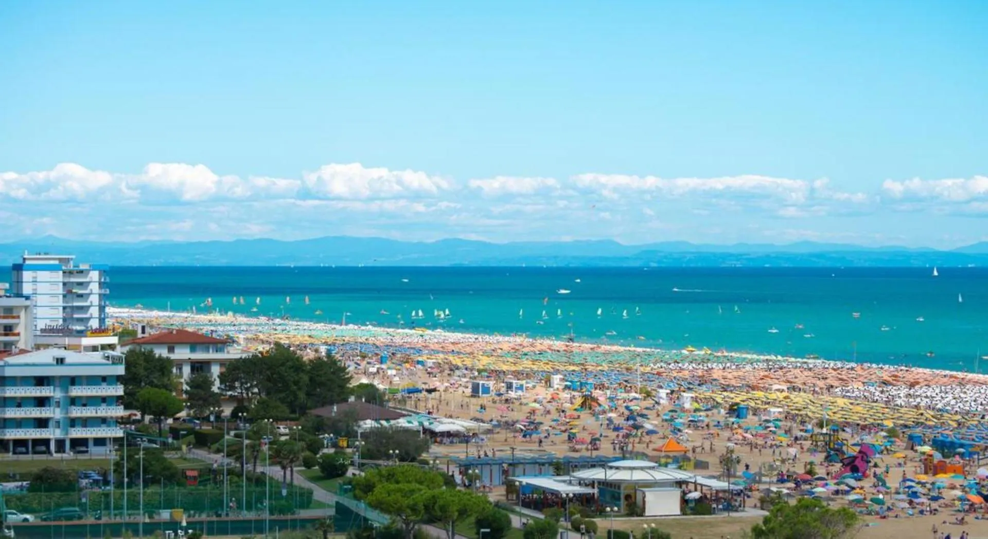 Apartment Bibione Getaway - Comfy Flat In Residence Italy